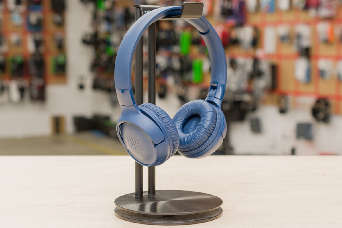 JBL Tune 520BT: 57 Hours of Pure Sound, Wireless Freedom