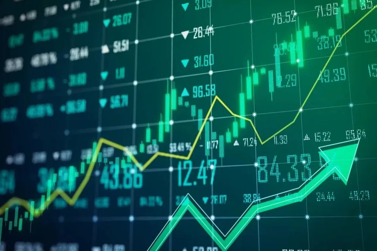 HDFC Bank Hits Record High: 35% Profit Potential for Investors