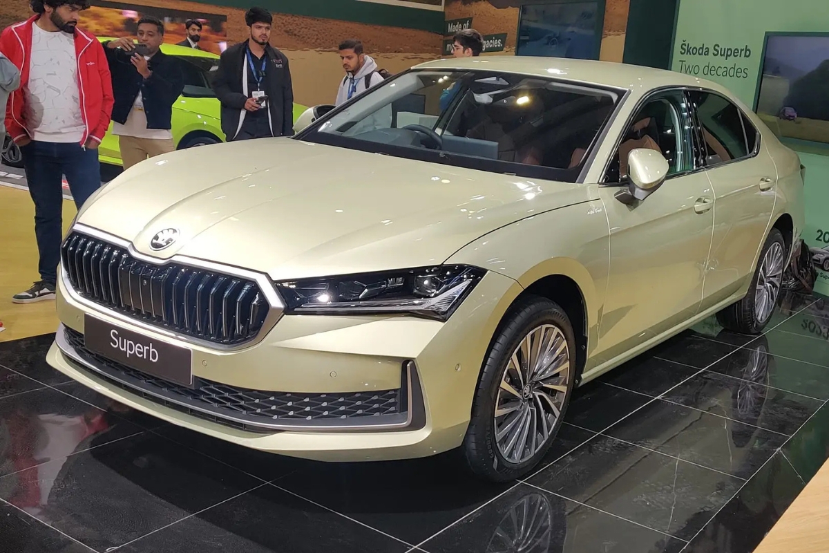 Skoda Superb: Ride with Comfort and Luxury