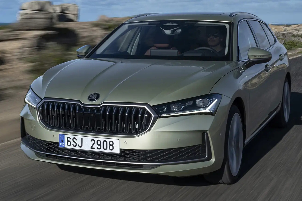 Skoda Superb: Ride with Comfort and Luxury