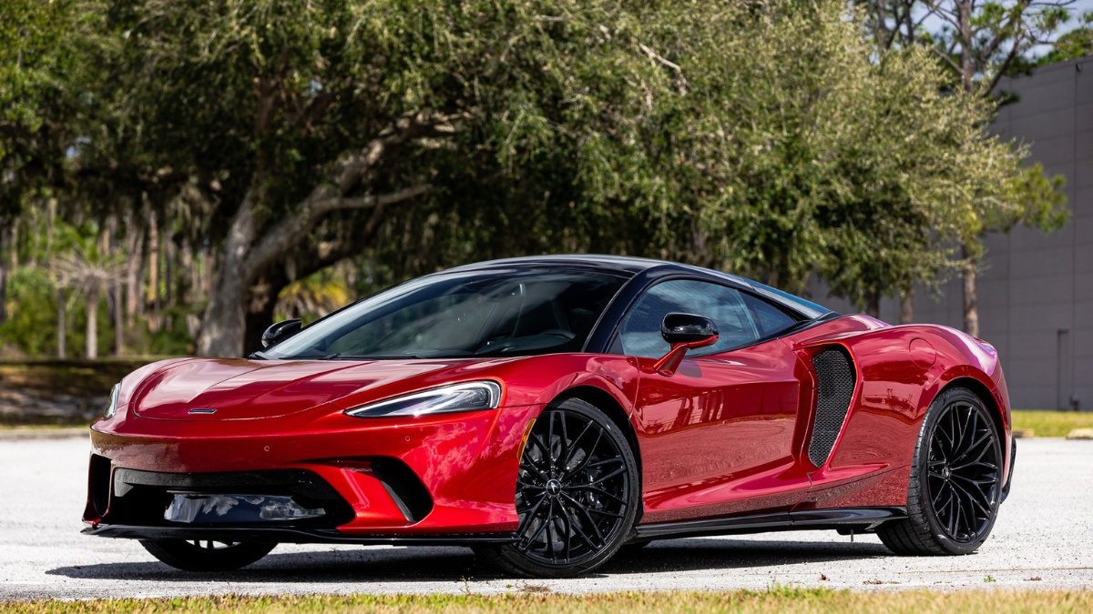 McLaren GT