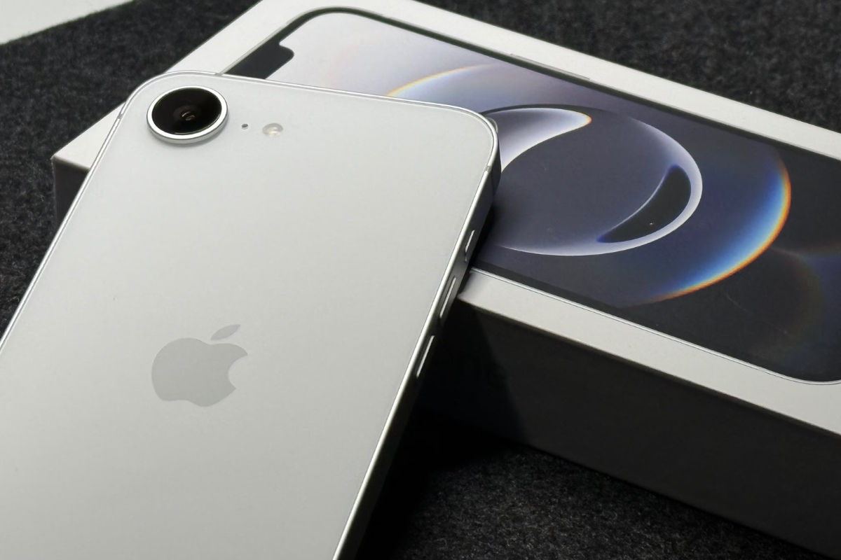Apple iPhone 16e