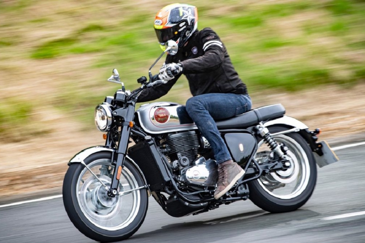Mahindra BSA Gold Star 650