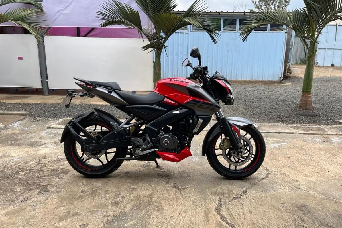Bajaj Pulsar NS200: Sharp Design, Strong Ride