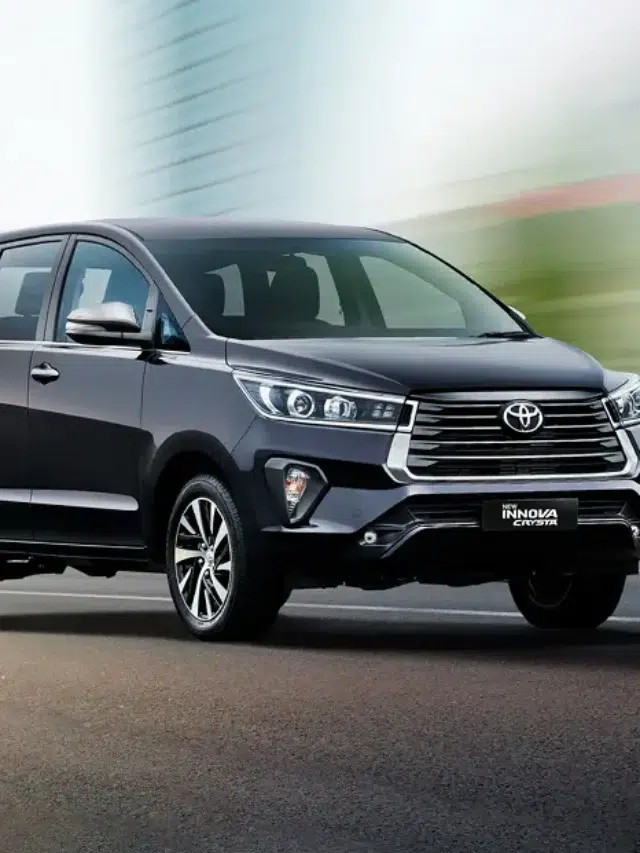 Toyota Innova Crysta अपने कंटाप लुक से मचा रही कहर
