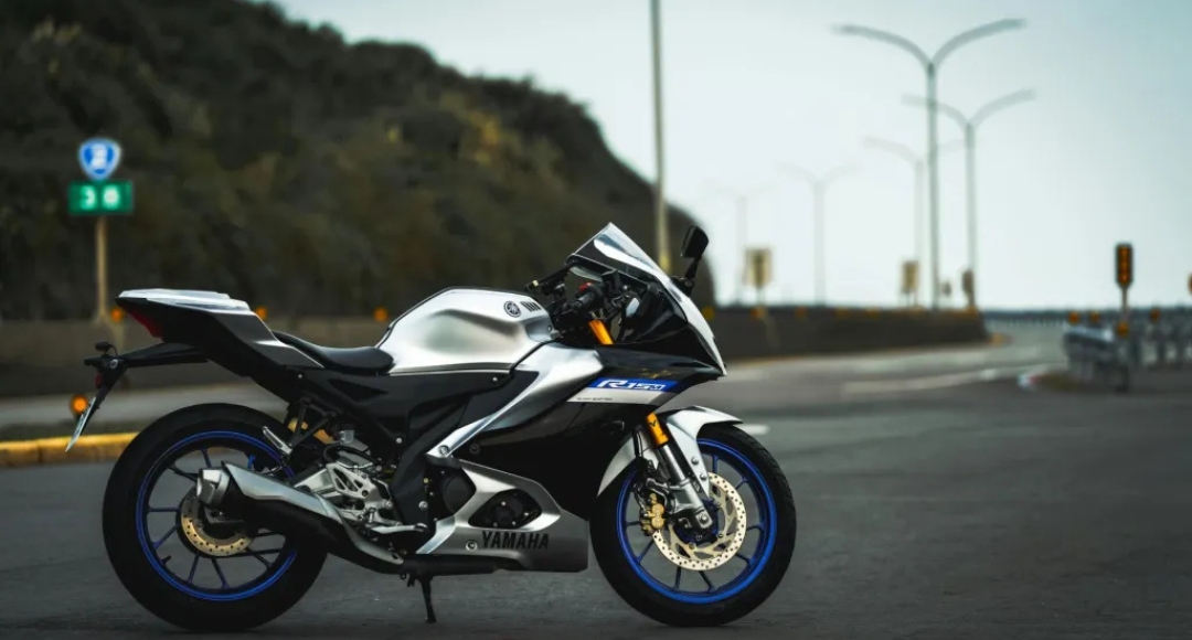 अब होगा Yamaha R15 V4 स्पोर्ट बाइक खरीदने का सपना पूरा, सिर्फ ₹21,000 देकर लाएं अपने घर