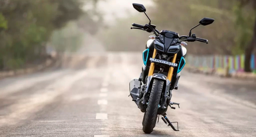 Yamaha MT 15 V2: स्पीड, स्टाइल और टेक्नोलॉजी का परफेक्ट कॉम्बिनेशन